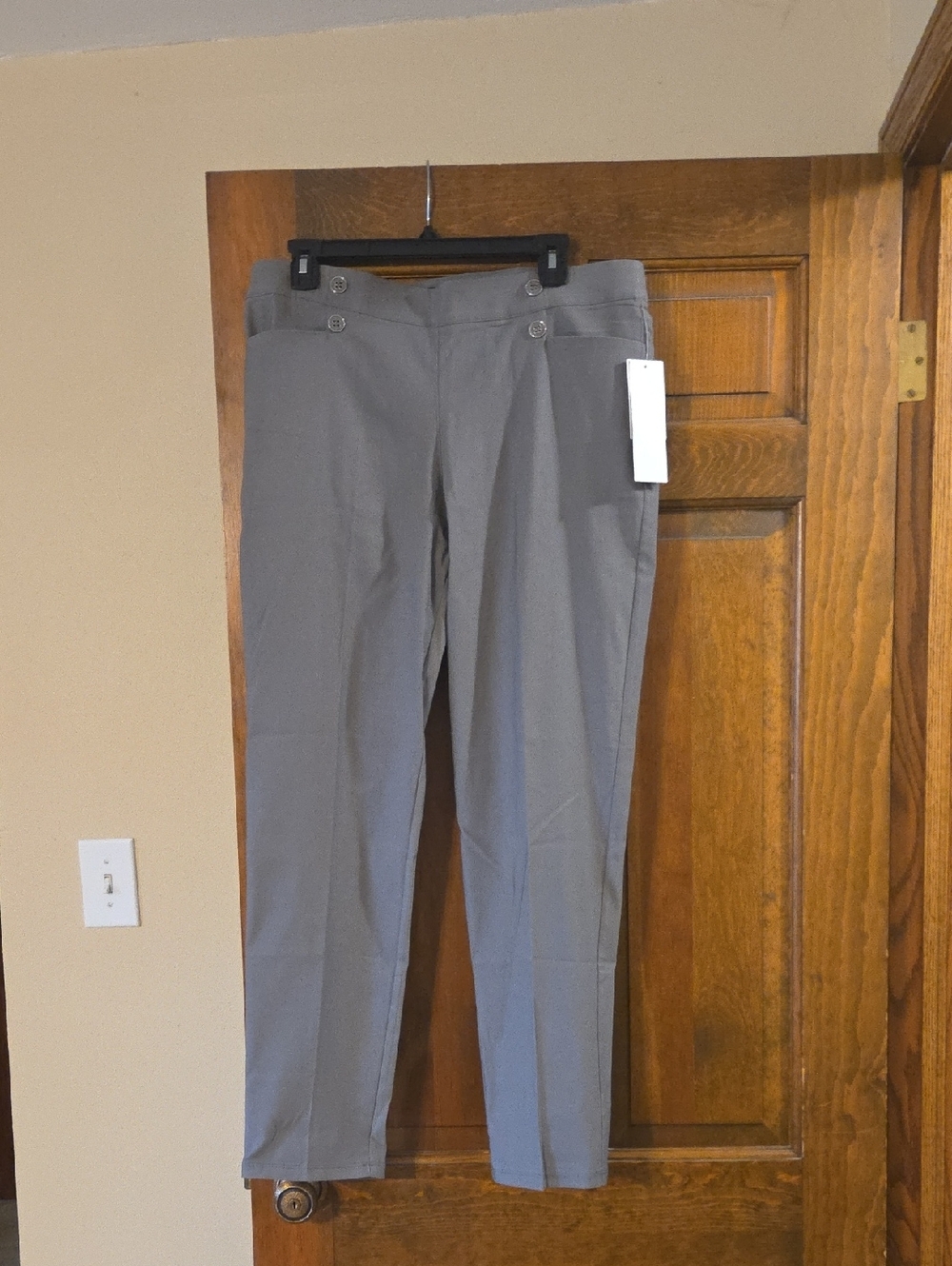 89th & Madison Gray Straight-Leg Ankle Pants